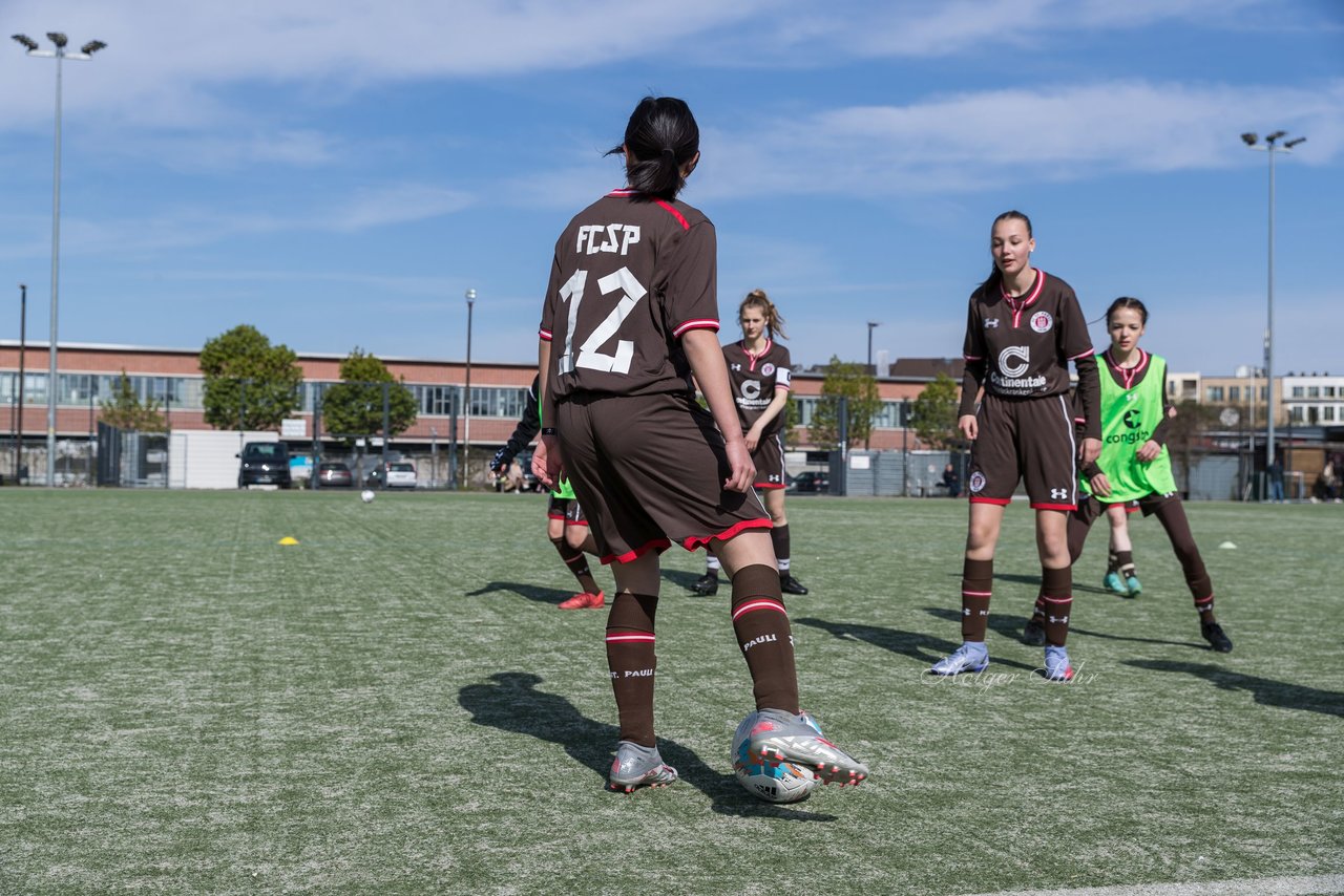 Bild 101 - wBJ St. Pauli - Walddoerfer : Ergebnis: 1:11